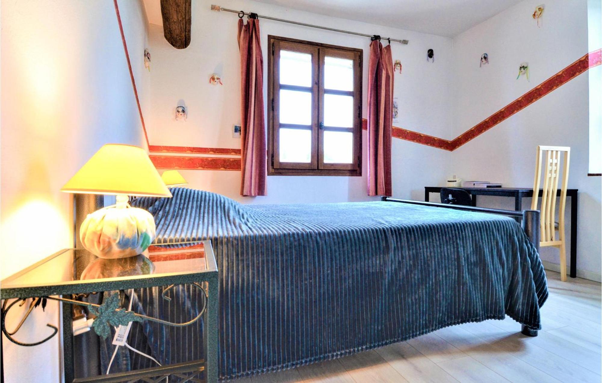 4 Bedroom Lovely Home In Marguerittes Exteriör bild